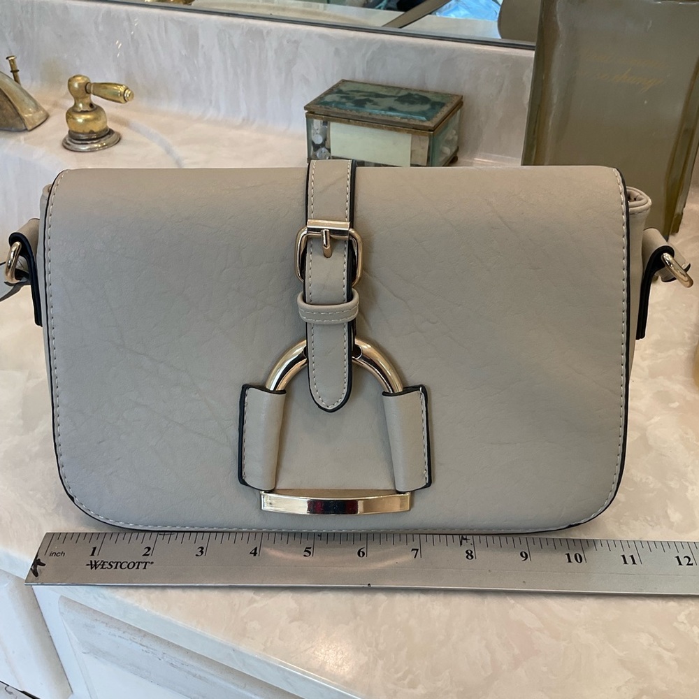 Miztique taupe shoulder-bag with gold horse stirrup detail, NWOT, midsize - Picture 12 of 15